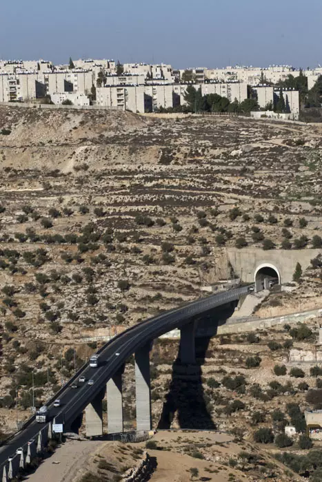 ריבונות עילית וריבונות תחתית. כביש המנהרות