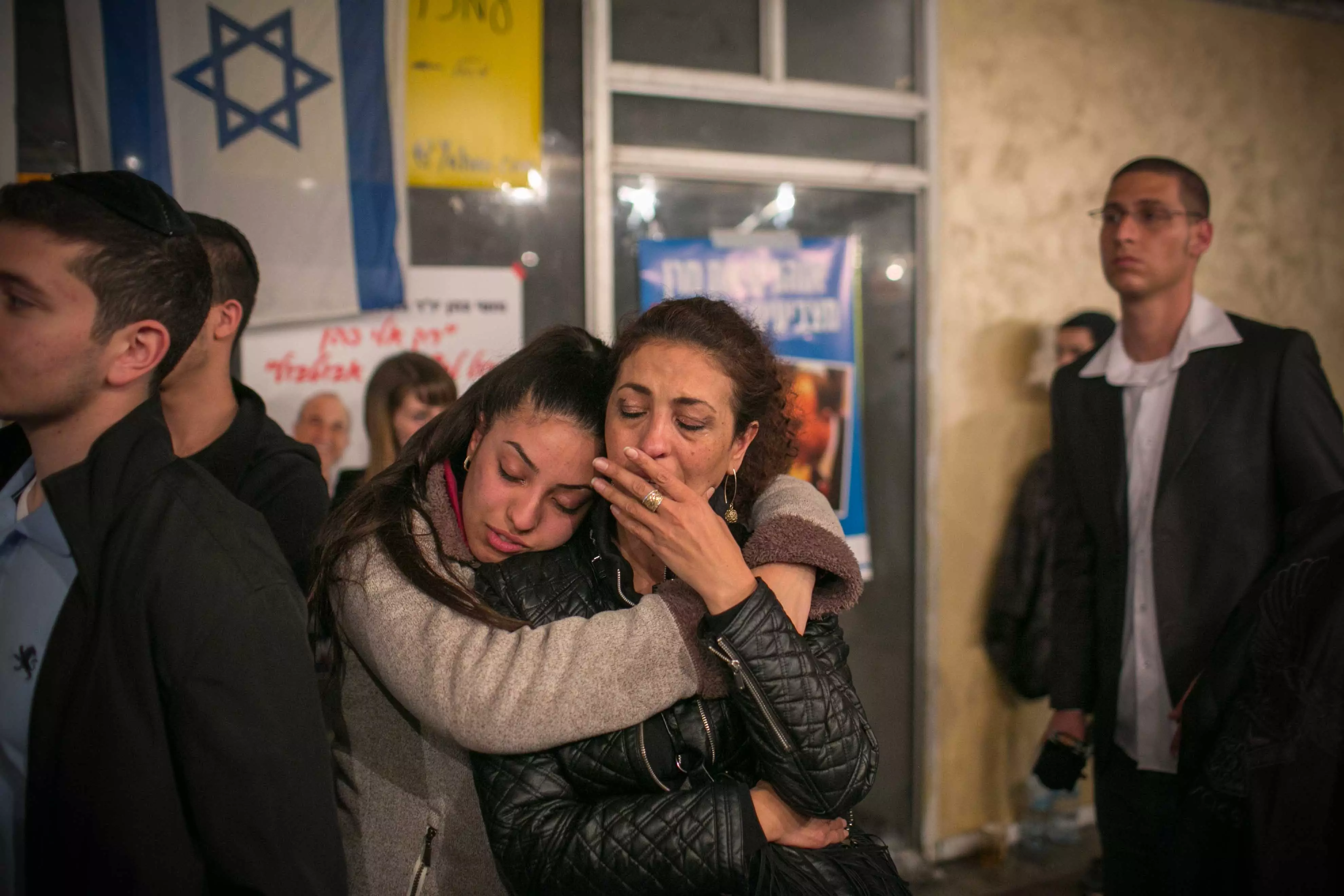 "עגלה ריקה מובלת על ידי חמורו של משיח ברחובות השאנז אליזה". המחנה המפסיד בהישמע תוצאות הבחירות בבית שמש