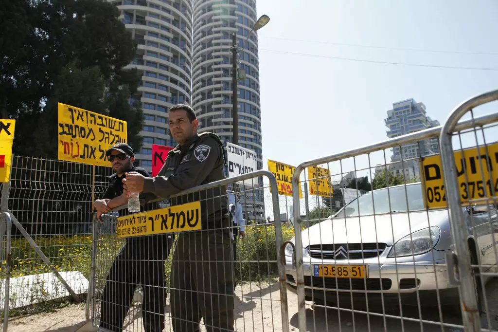 "משפחת כוזהינוף אינה מתכוונת לשלם לפולשים אשר השתלטו על קרקע תוך נישול הבעלים מזכויותיהם"