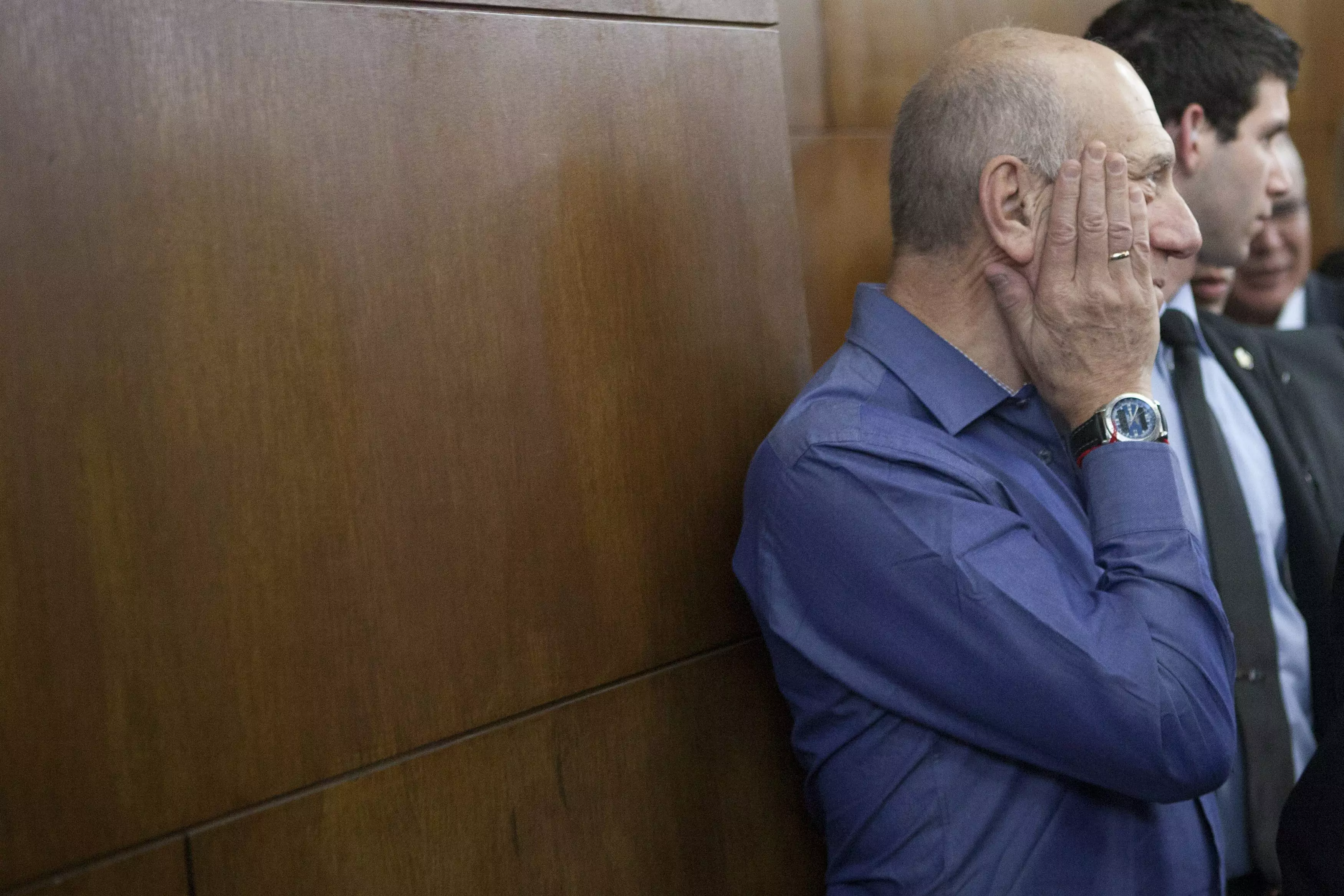 "העדפה פסולה". אולמרט בבית המשפט