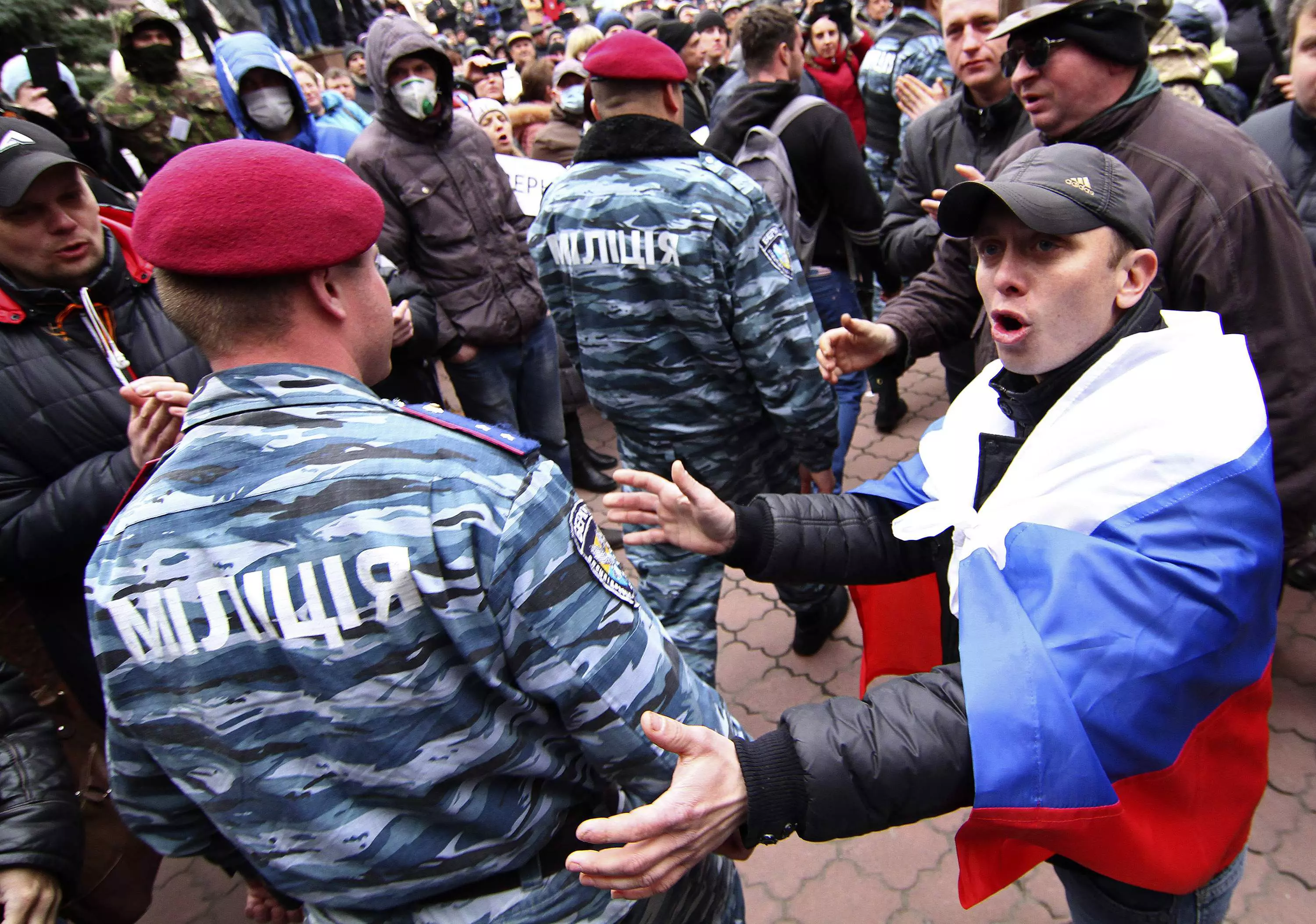 עימותים בין מפגינים פרו-רוסים לכוחות ביטחון בדונייצק