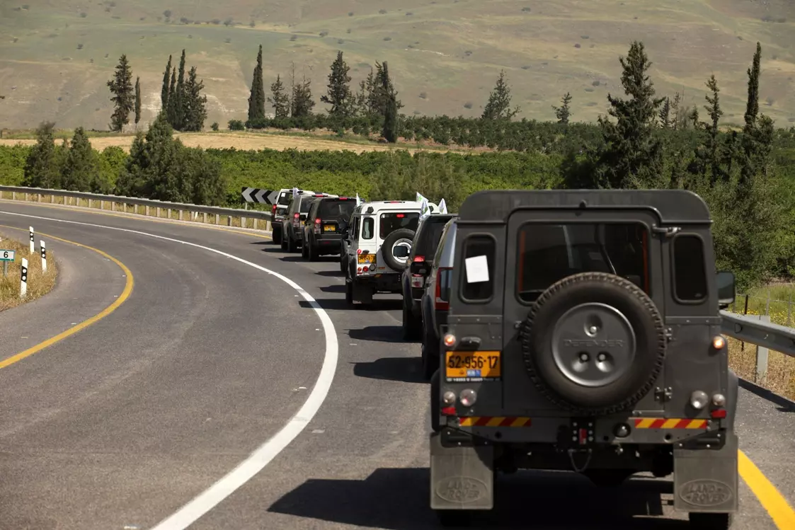 בשטח: נסיעה בקהילת לנד רובר עם ילדים חולי סרטן