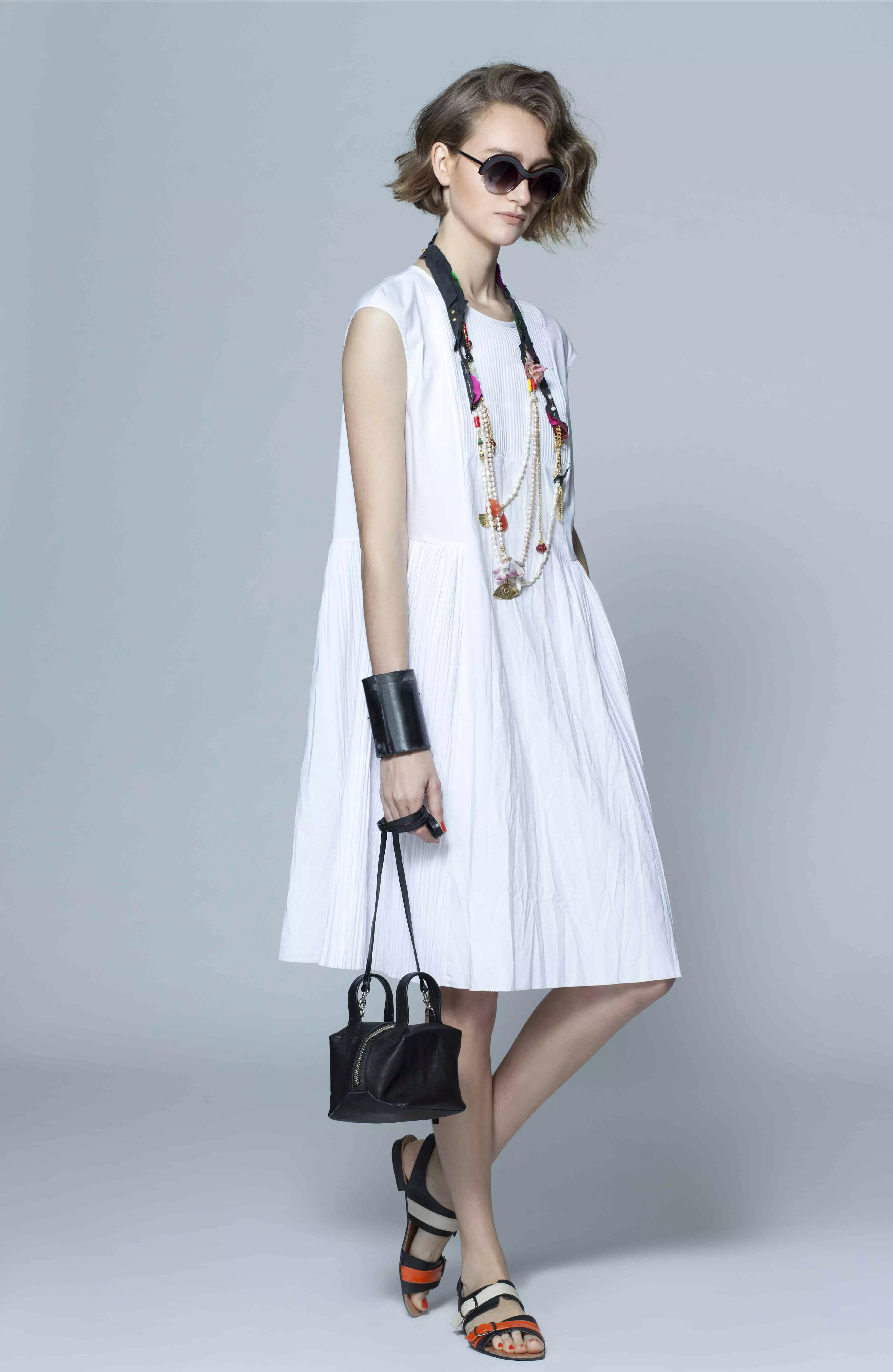 שמלת כותנה לבנה בגזרת A של רזילי, קיץ 2014. מחיר:950 שקלים (להשיג בחנויות הרשת)