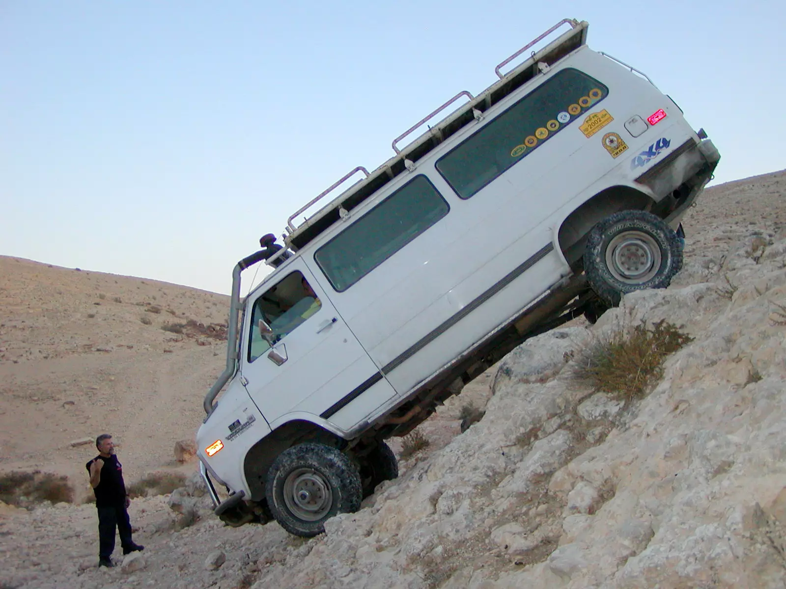 אפשר למצוא בשוק חיות שטח מוזרות, והכלאות גמלוניות. בדרך כלל הן מחייבות ויתורים באיכות ובטיחות הנסיעה, והן גם יקרות יותר לתחזוקה