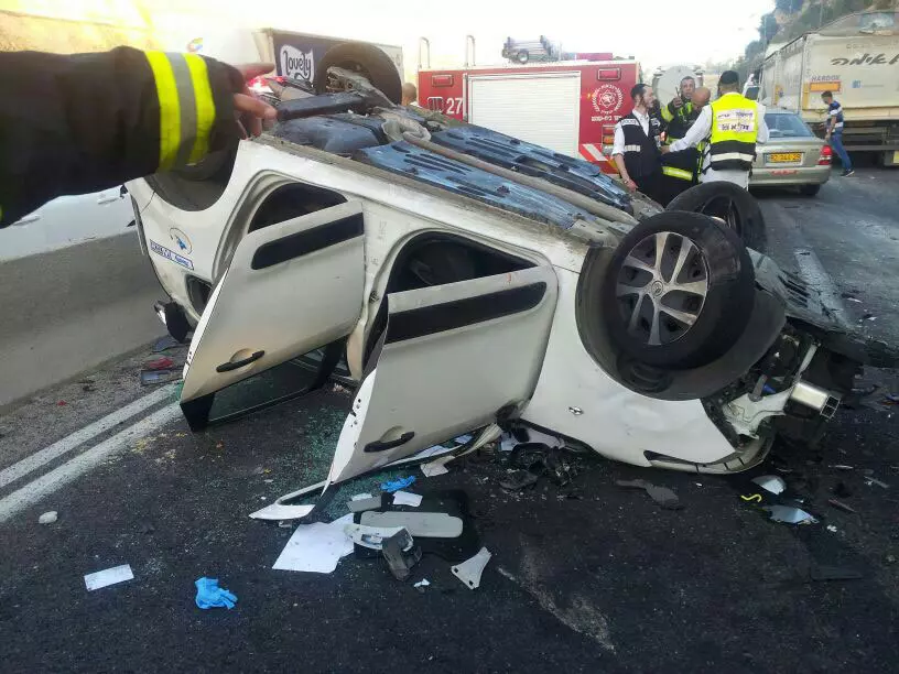 הרוג וארבעה פצועים בתאונת דרכים בכביש 1 סמוך למחלף עין חמד- אבו גוש. יוני 2014