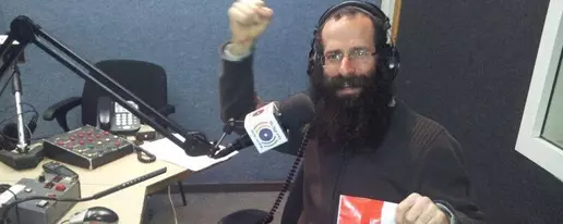 "אני חולם שהרבי יושב לצידי על המיטה ושר לי". רן שריד