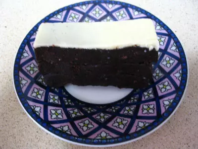 עוגת שוקולד עם ציפוי שוקולד לבן