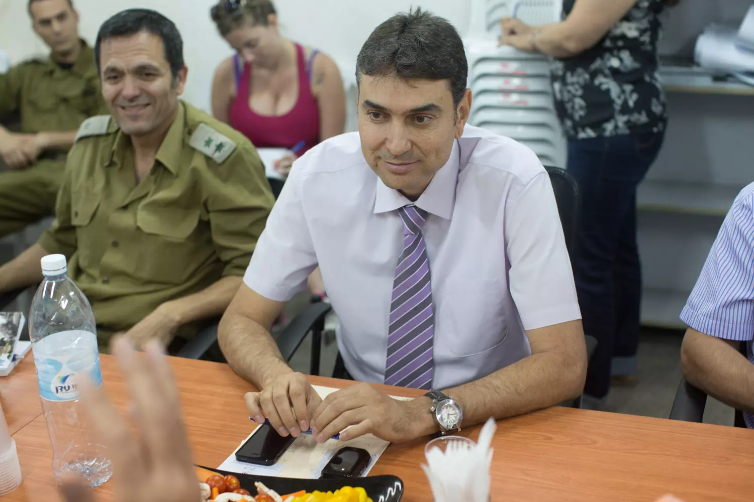 "לא נסכים שיהיה טפטוף בחגים". חג'ג'