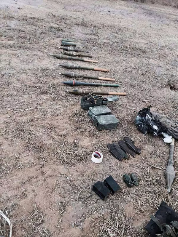 כלי נשק שנתפסו בתוך מנהרה באזור כרם שלום