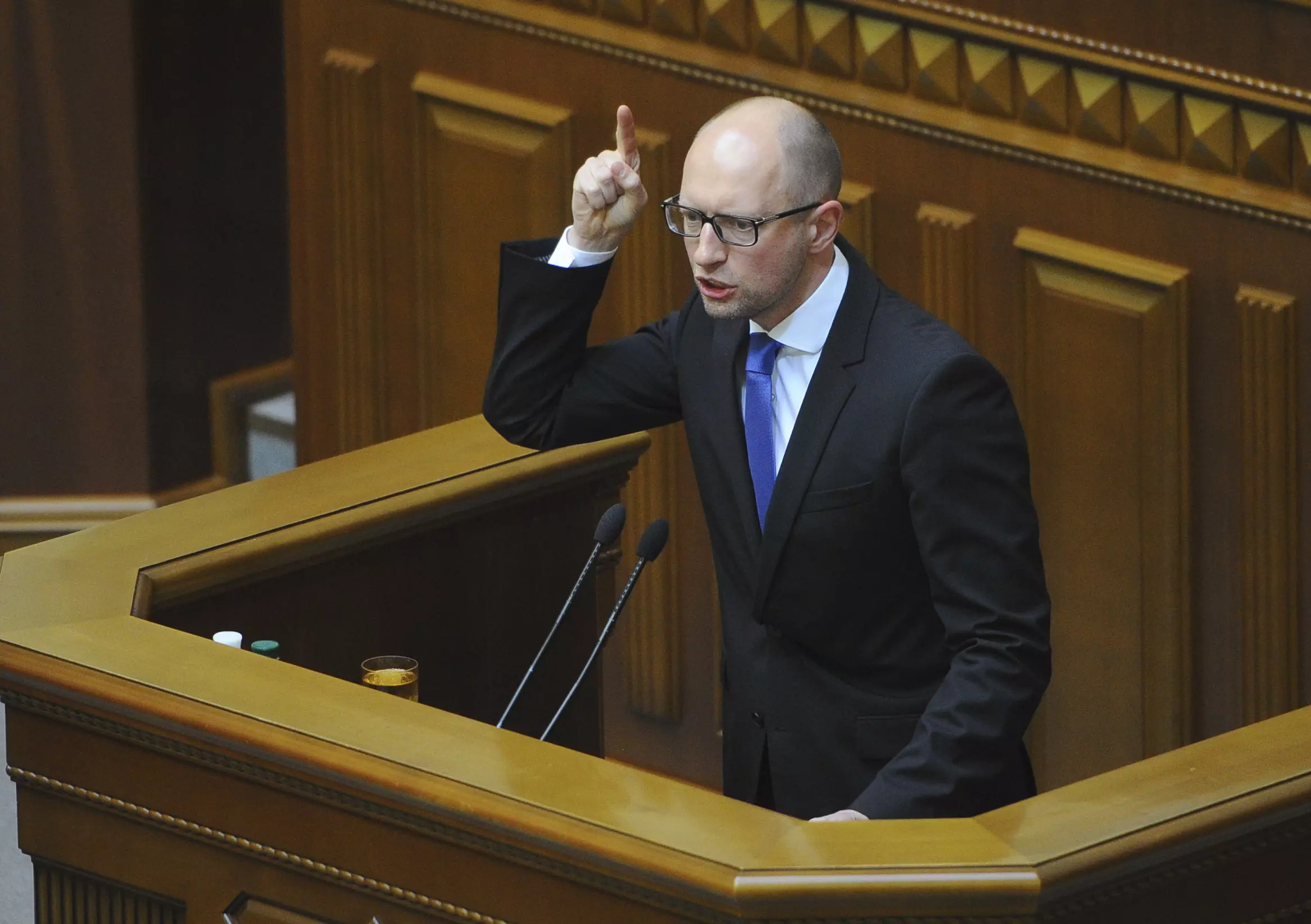 ראש ממשלת אוקראינה יצניוק