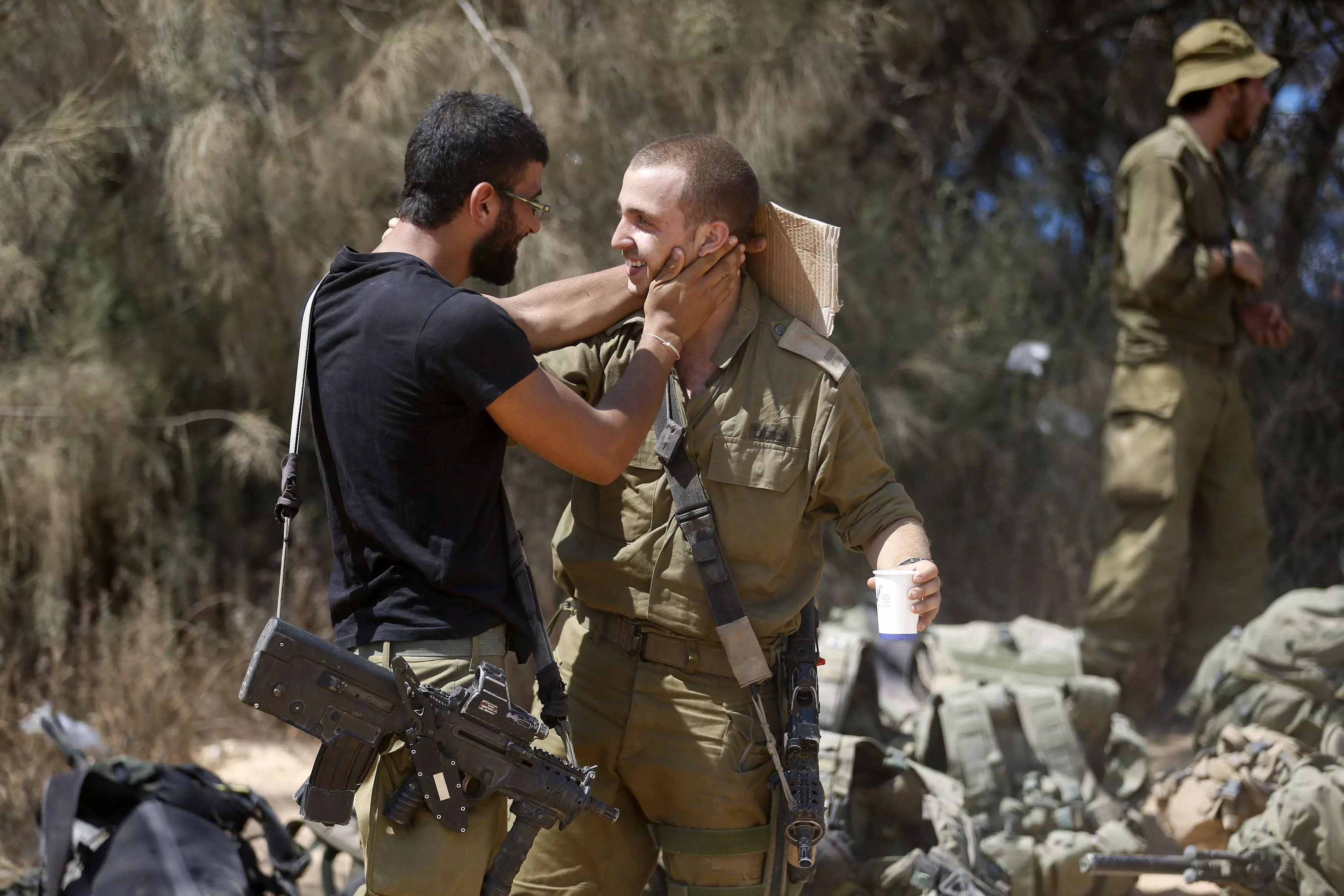 ניצחון בחזית וגם בעורף. חיילי צה"ל יוצאים מהרצועה