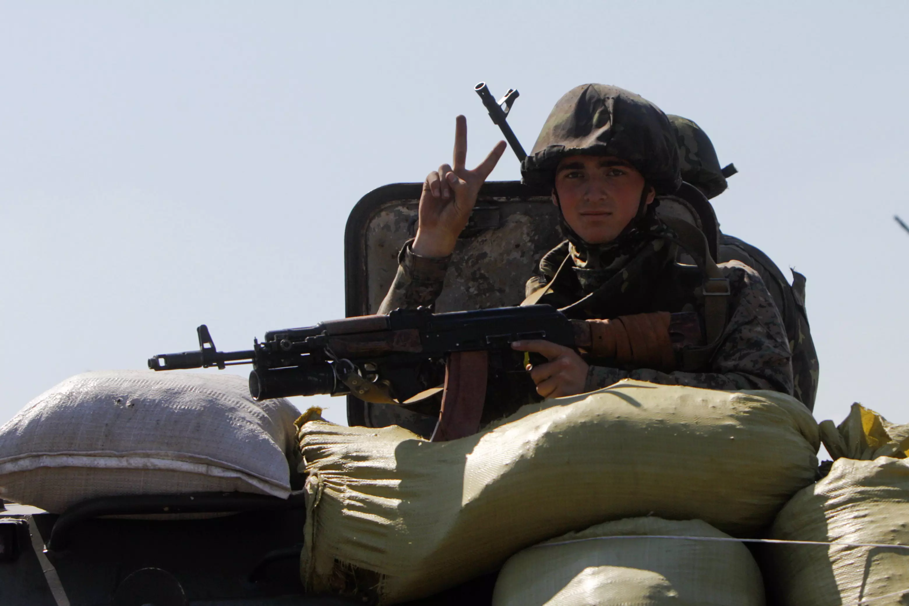 חייל אוקראיני בסמוך לעיר דונייצק, היום