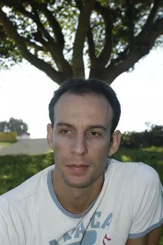 לקח צעד אחורה. קטש