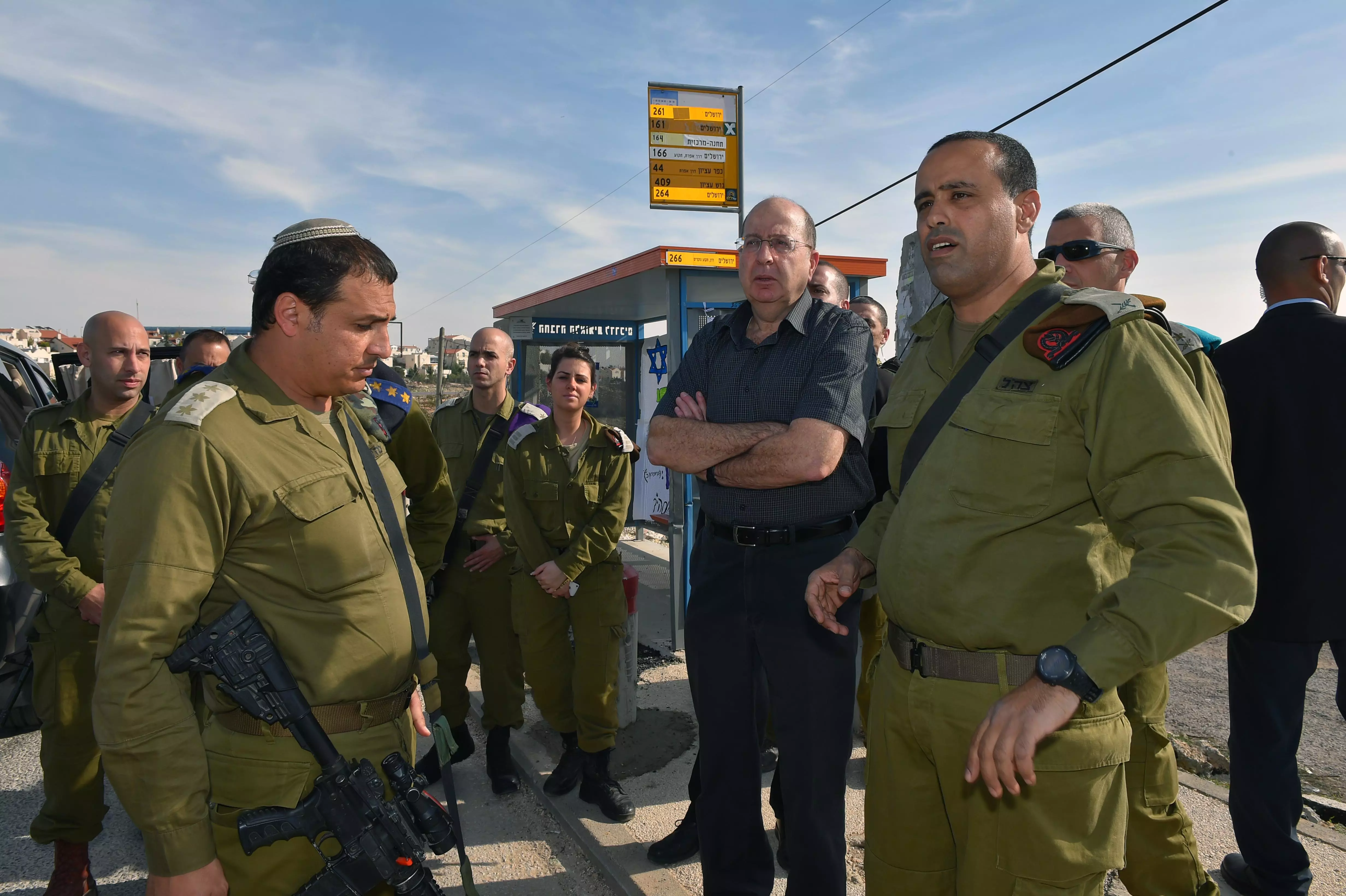 "מערכת יחסים מתוחה" עם איזנקוט. תמיר ידעי ויעלון בזירת פיגוע בעציון