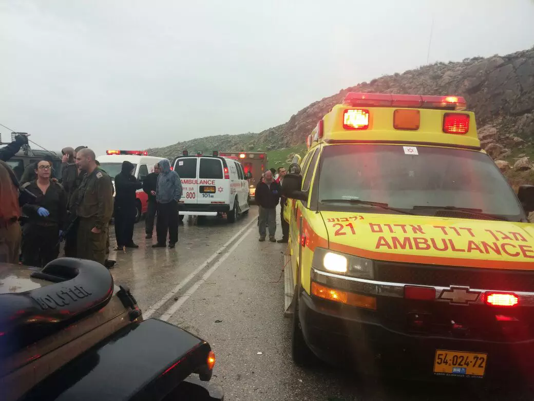 זירת התאונה בכביש 90, שבה נהרגו שני בני אדם, 14 בדצמבר 2014