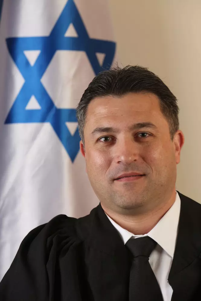 השופט אלכס אחטר