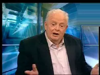 לפיד. אם יועמד לדין, שרון לא יוכל לרוץ לראשות הממשלה