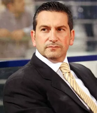 עכשיו מחפשים לו מחליף. דווקא צביקה שרף פנוי. אליאס זורוס