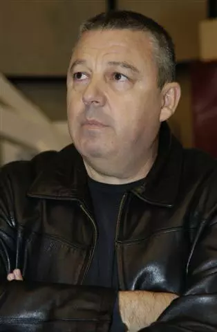 הכניס את השוער השלישי וניצח את המשחק. הופמן