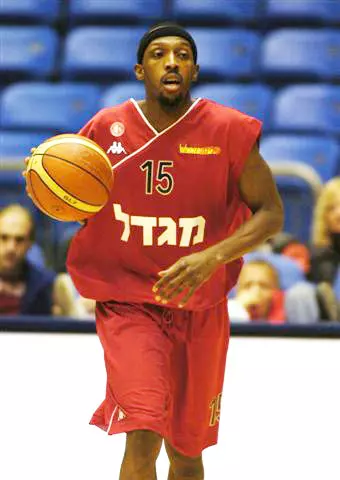 מהפועל ירושלים ל-NBA. טוב, לא בדיוק. ג'נקינס