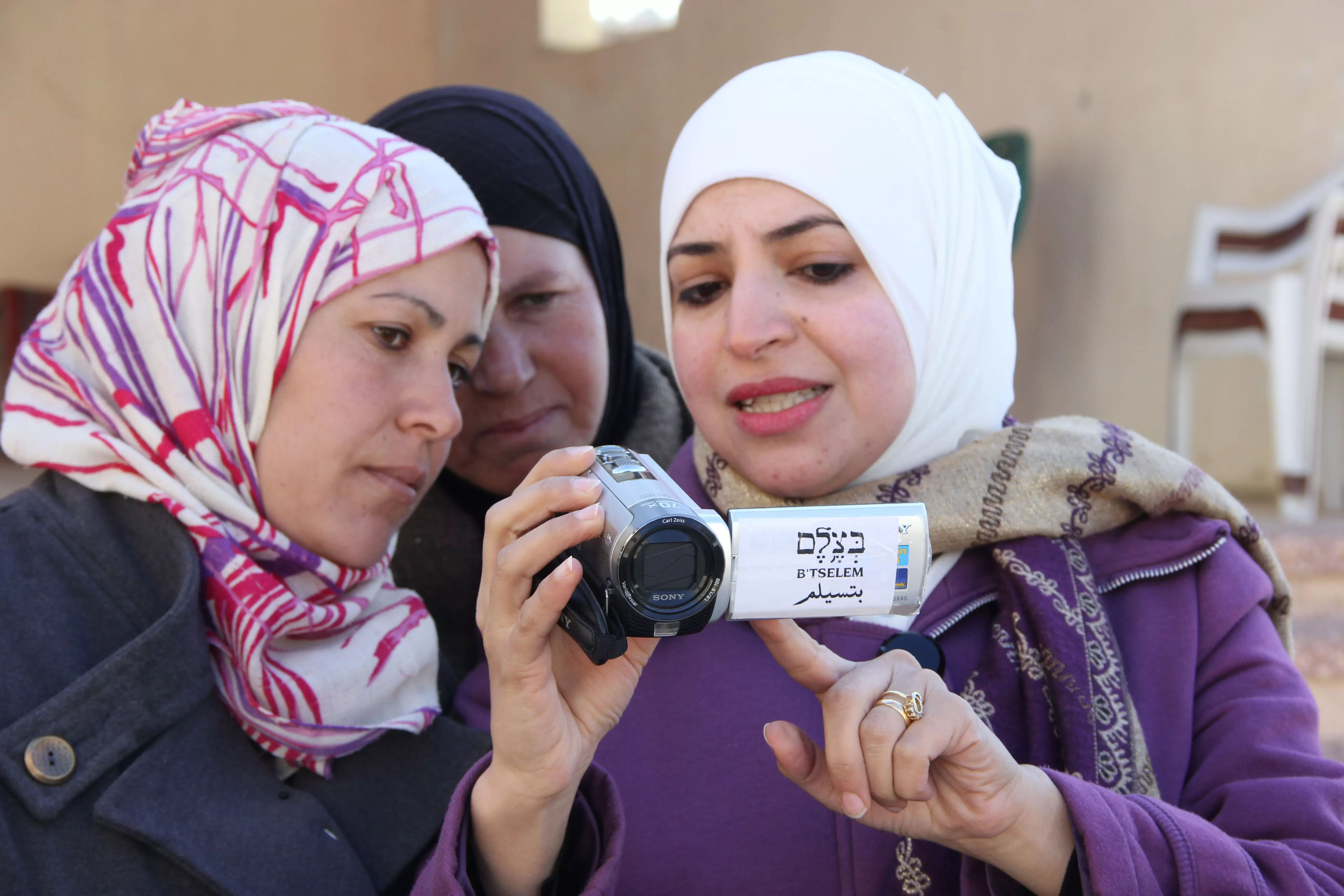סדנת וידאו של "בצלם" למתנדבות פלסטיניות בכפר בורין