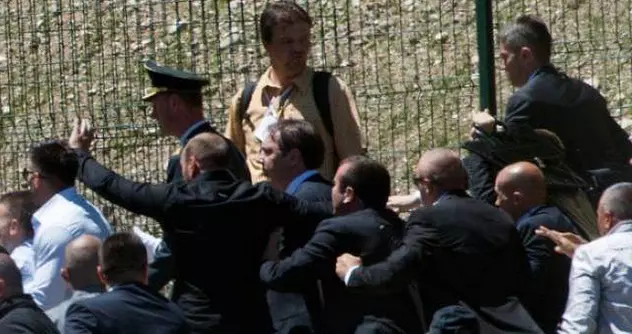 ראש ממשלת סרביה מגיע לטקס