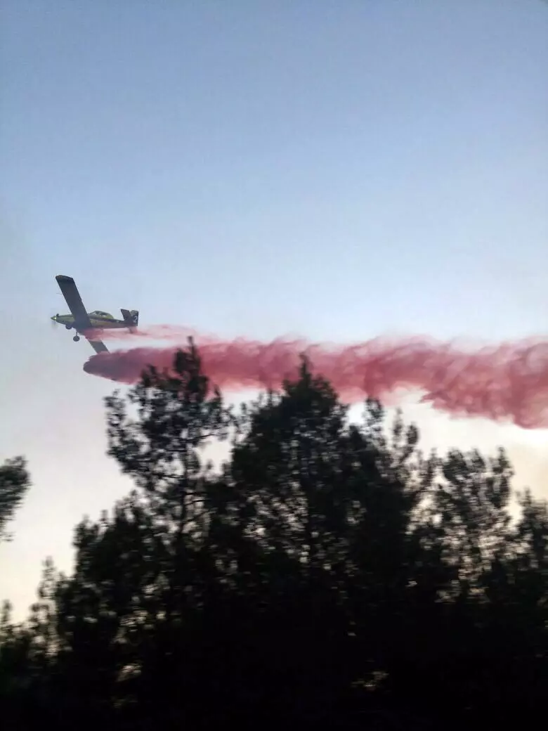 מטוס כיבוי שהשתתף במאמצים להשתלט על האש באזור בית שמש