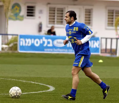 יחכה עוד שבוע. גיאורגי דמיטרדזה באימון מכבי ת"א ביום חמישי