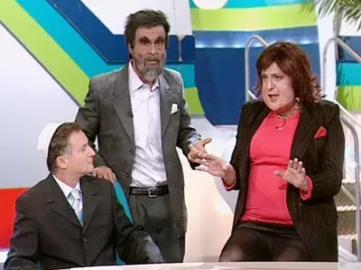 מידע על פוליטיקאים מארץ נהדרת והאינטרנט