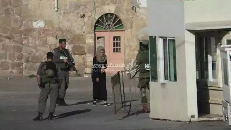 המחבלת אל-עסילי במחסום מג"ב, לפני שנורתה