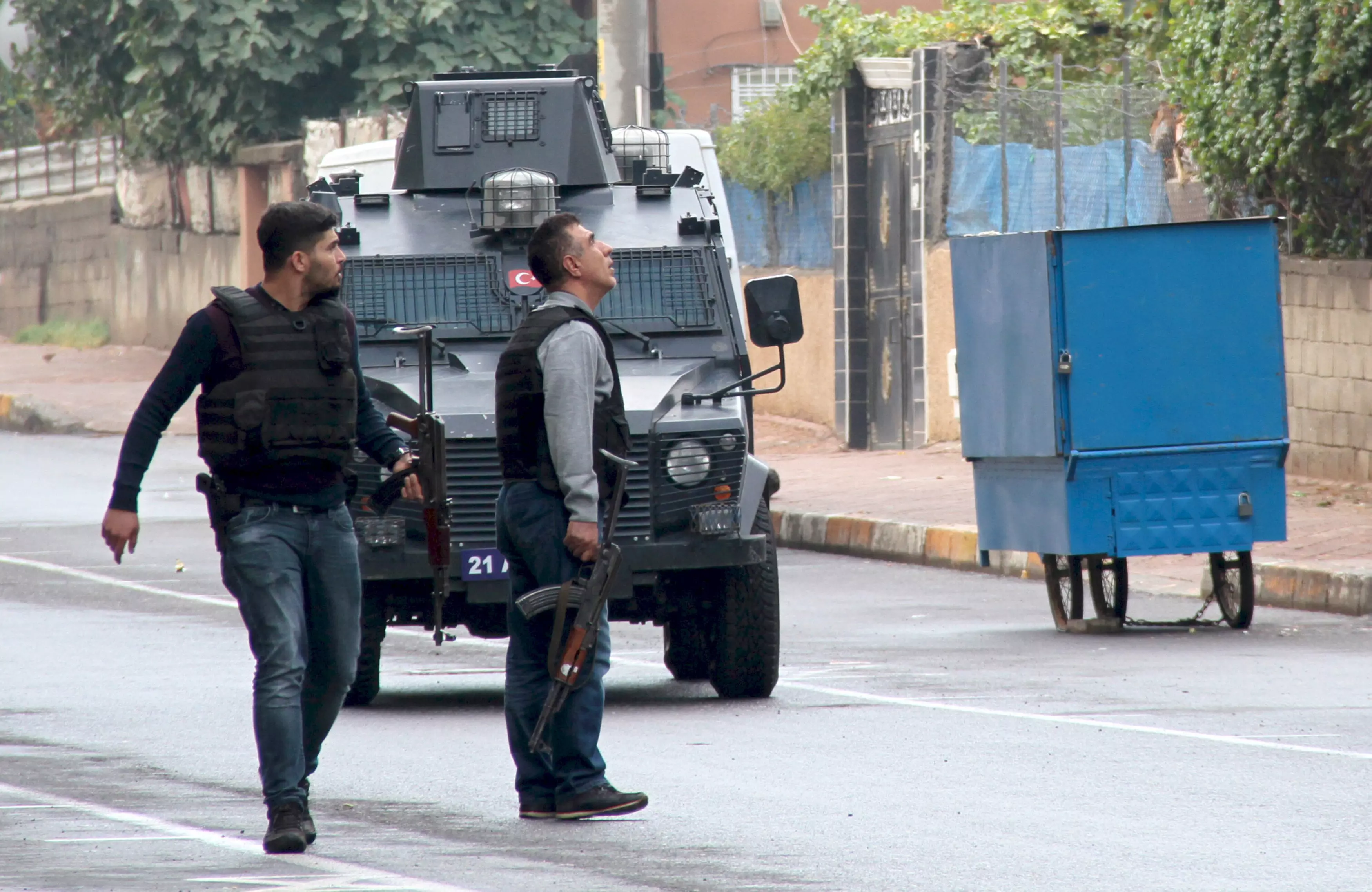 חילופי אש בין כוחות המשטרה ללוחמים כורדים, דיארבקיר