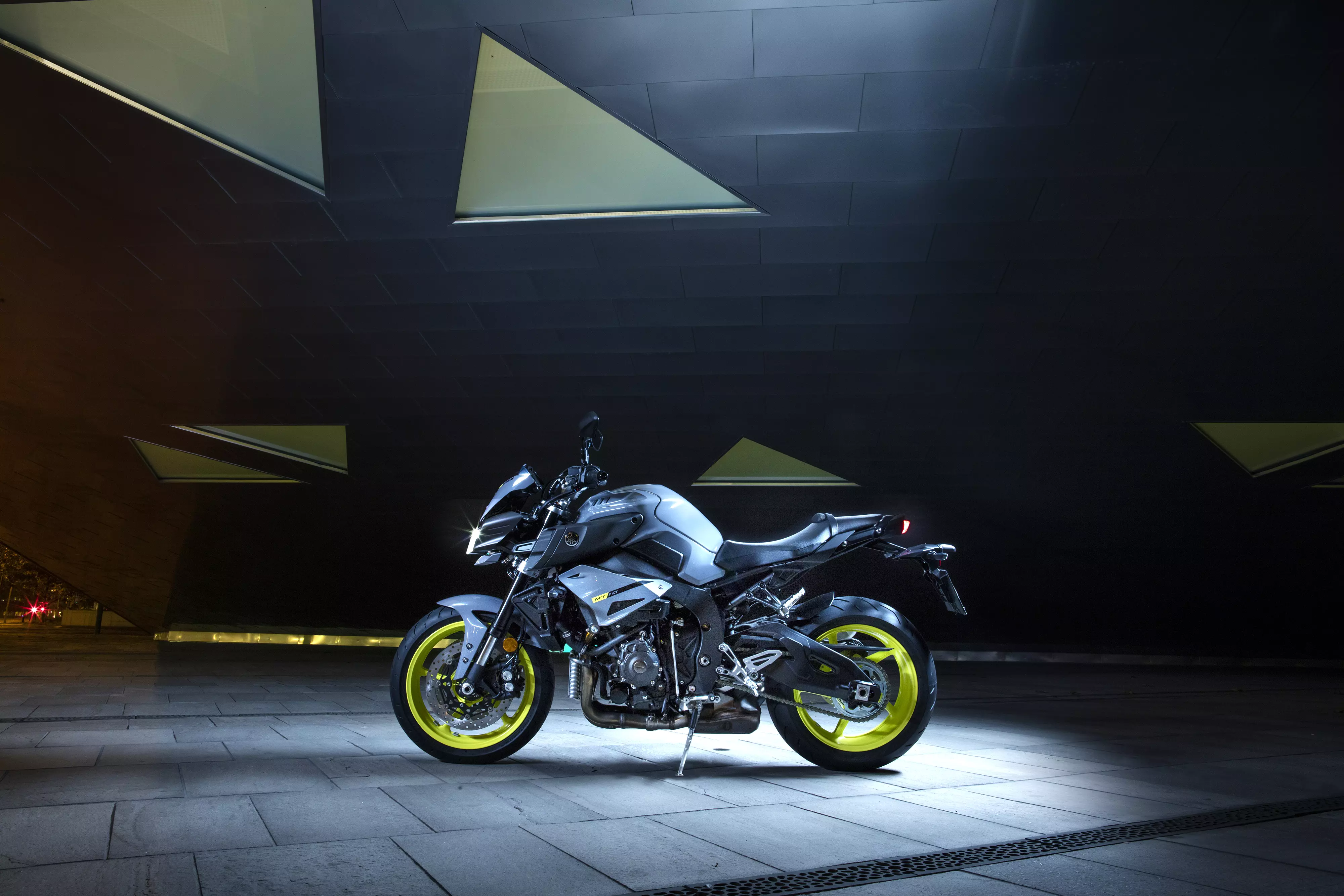 אופנועים חדשים ימאהה בתערוכת מילאנו 2015