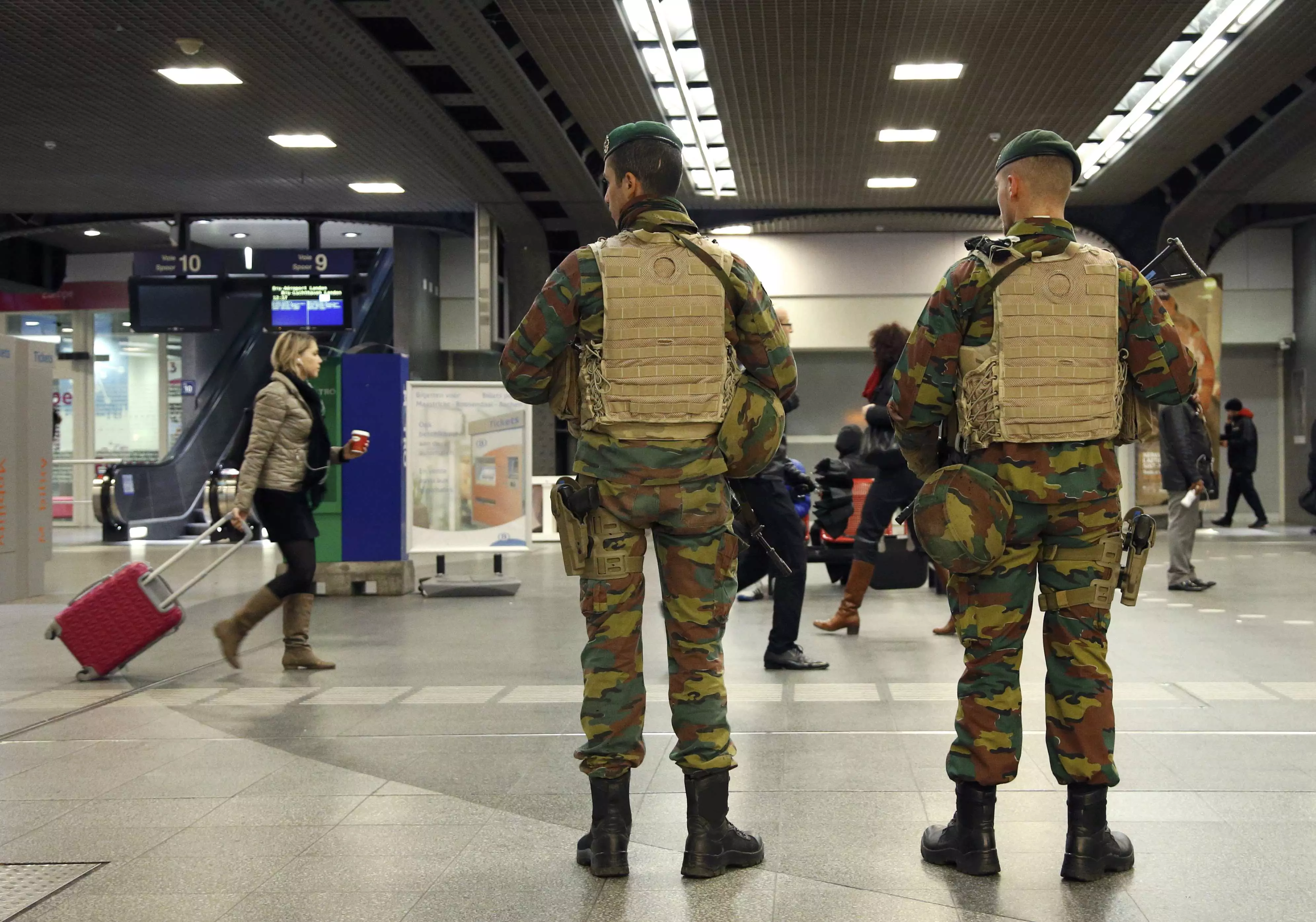 חיילים בתחנת רכבת בבריסל, היום
