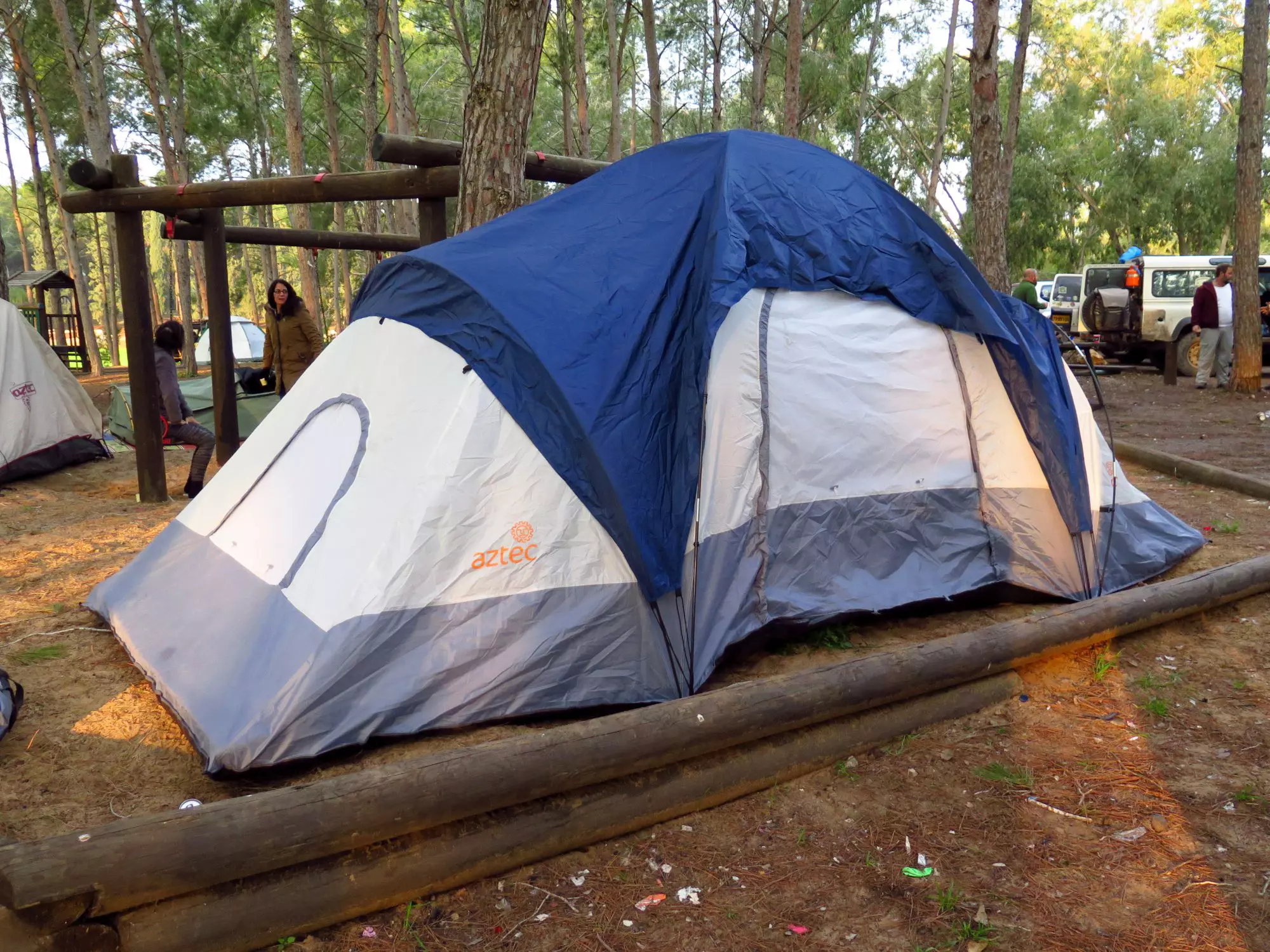 אוהל משפחתי המחייב תשלום ארנונה ומשכנתא, 4,000 שקלים והוא שלכם