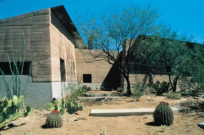בית מאדמה דחוסה באריזונה,החייאת הבניה הטיפוסית לאזור