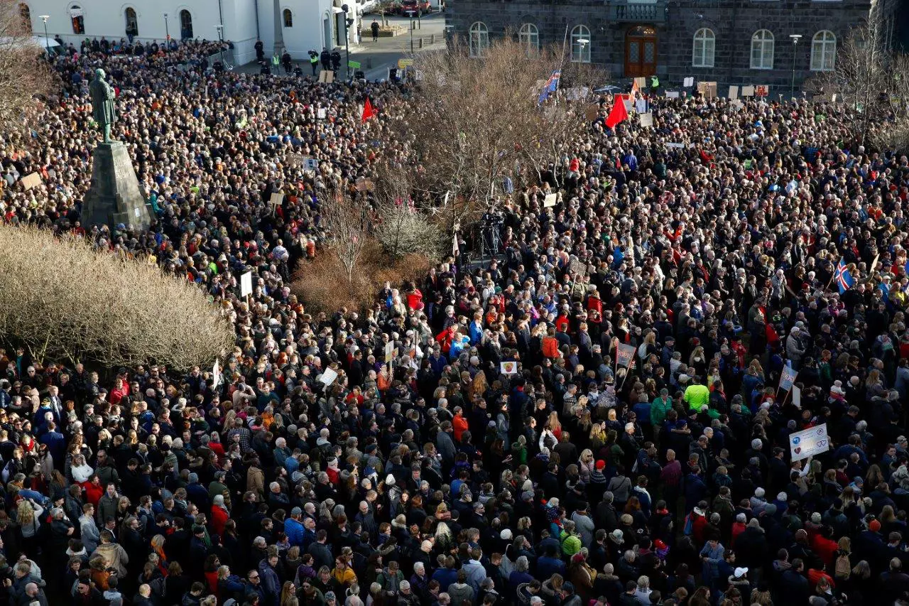 הפגנה באיסלנד אחרי חשיפת המסמכים