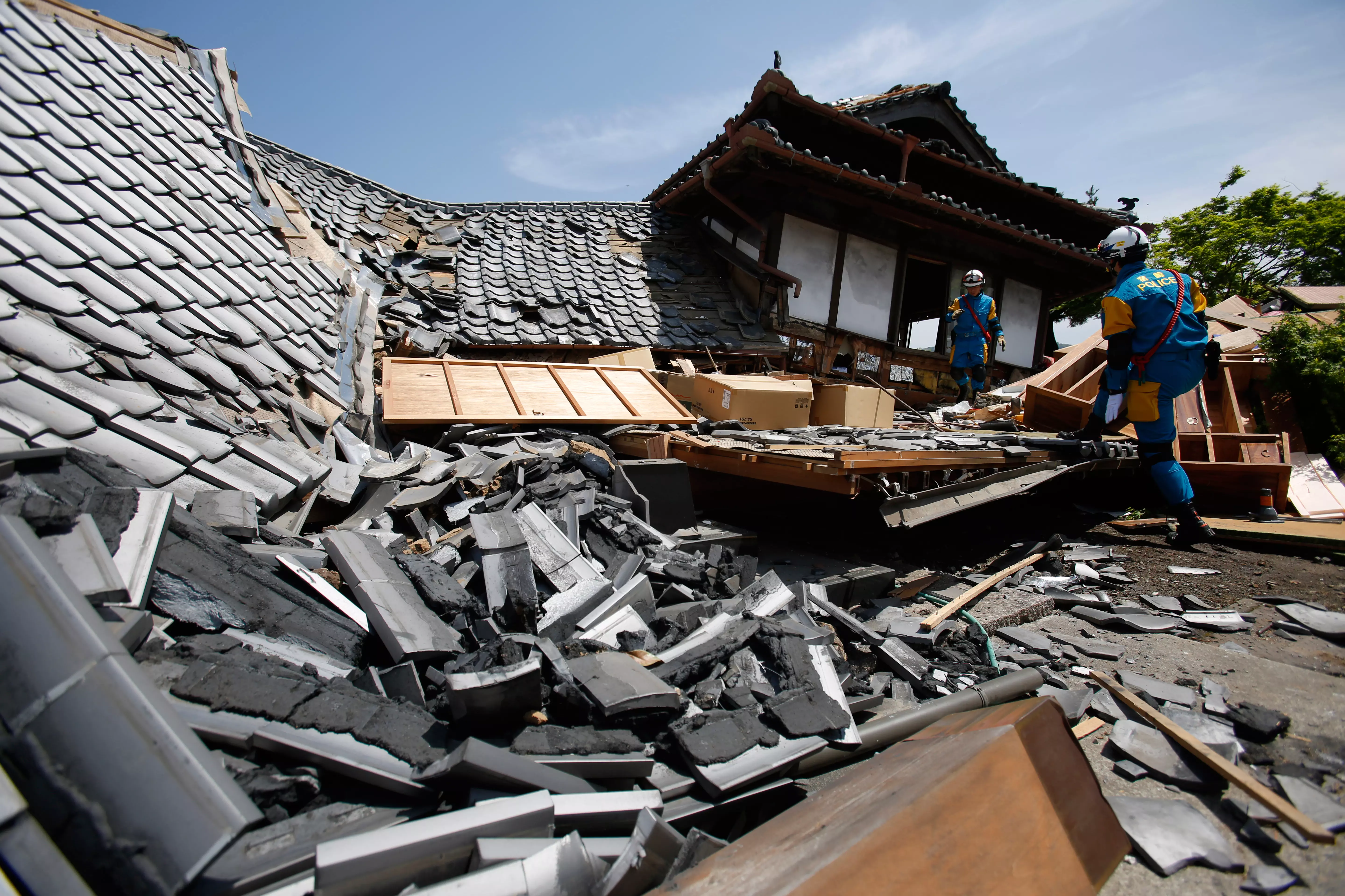 עשרות הרוגים בשתי רעידות אדמה. יפן, היום
