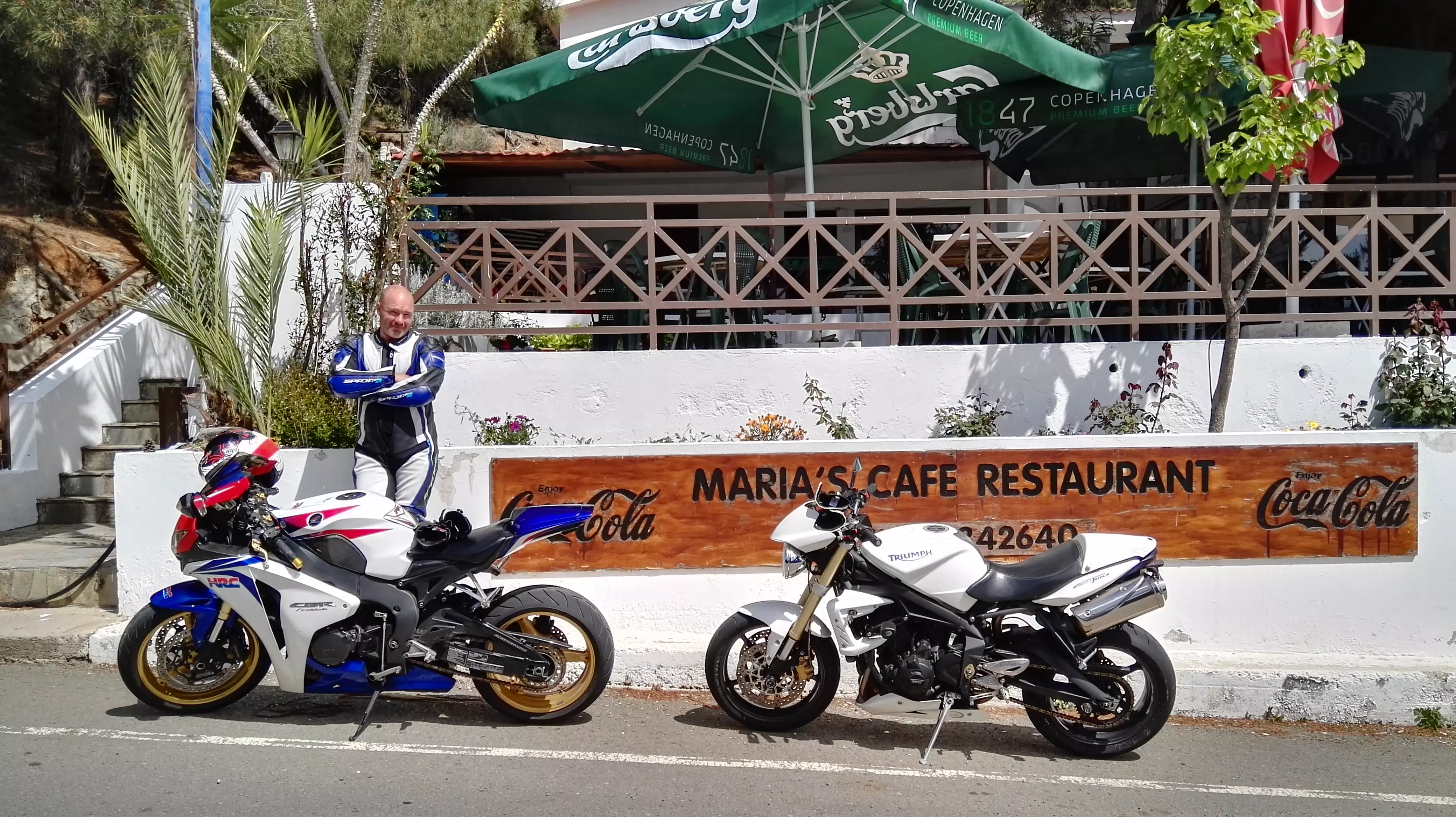 איאן סטרון וצמד האופנועים שענגו אותנו בקפריסין