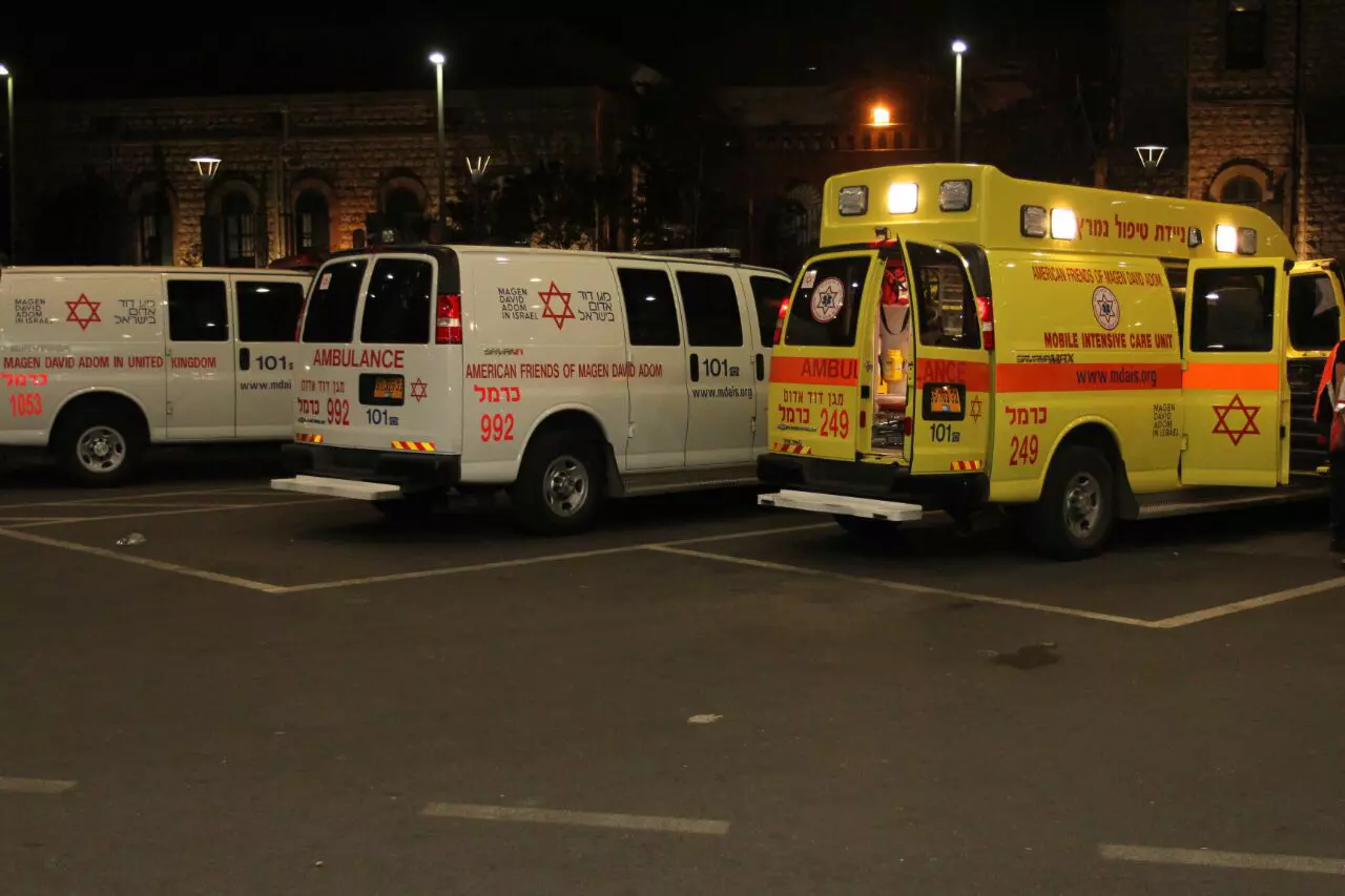 פינוי הפצועים מתאונת הדרכים במנהרות הכרמל לבית החולים רמב"ם, חיפה. אפריל 2016