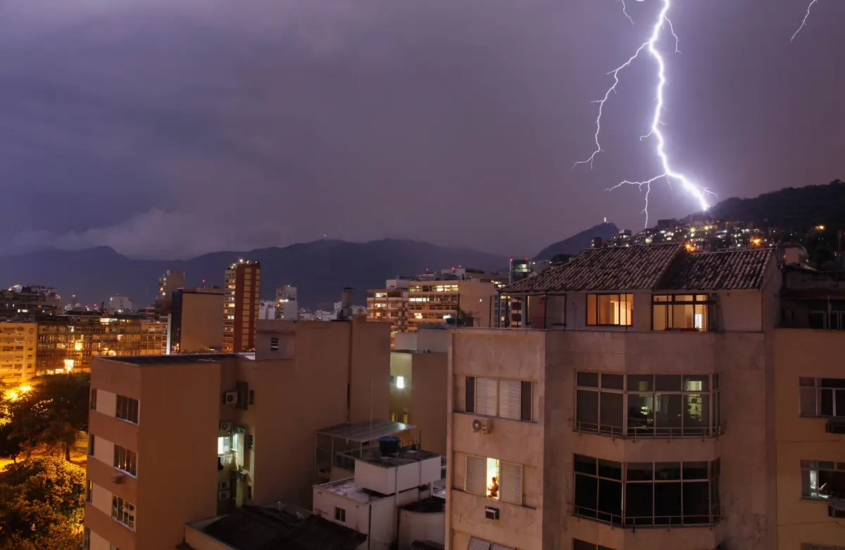 סופת ברקים בריו דה ז'ניירו