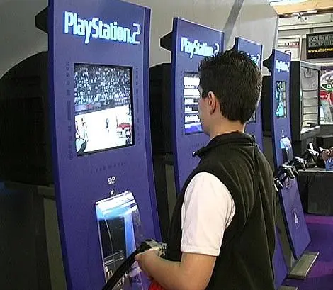 לאפטופ בגודל כף יד בתערוכת אינטרנט וורלד 2001