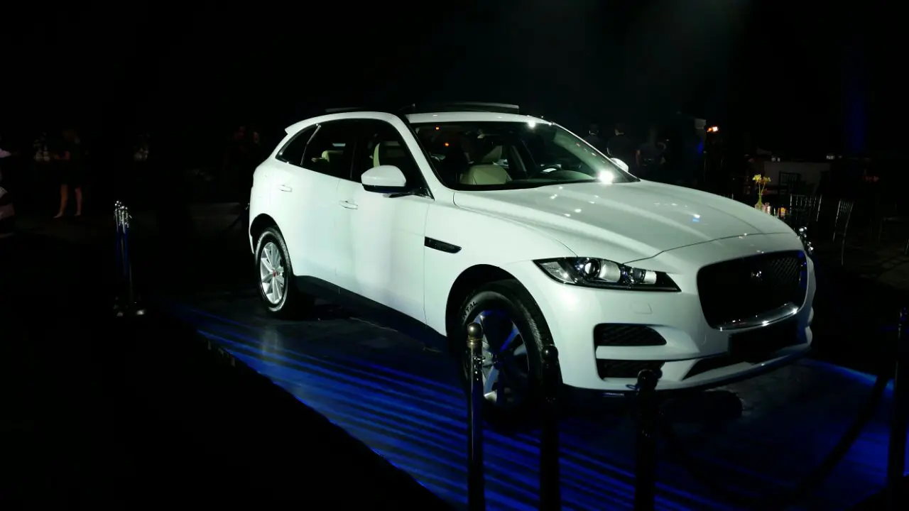 יגואר     f-pace