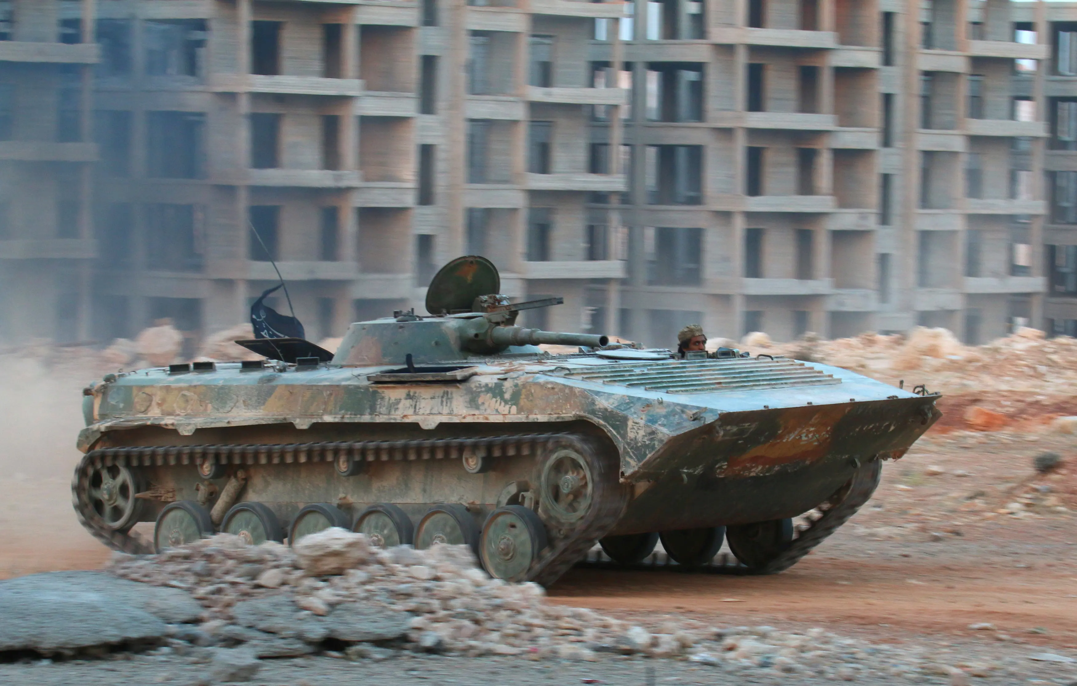 טנק של כוחות המורדים בחאלב, אתמול