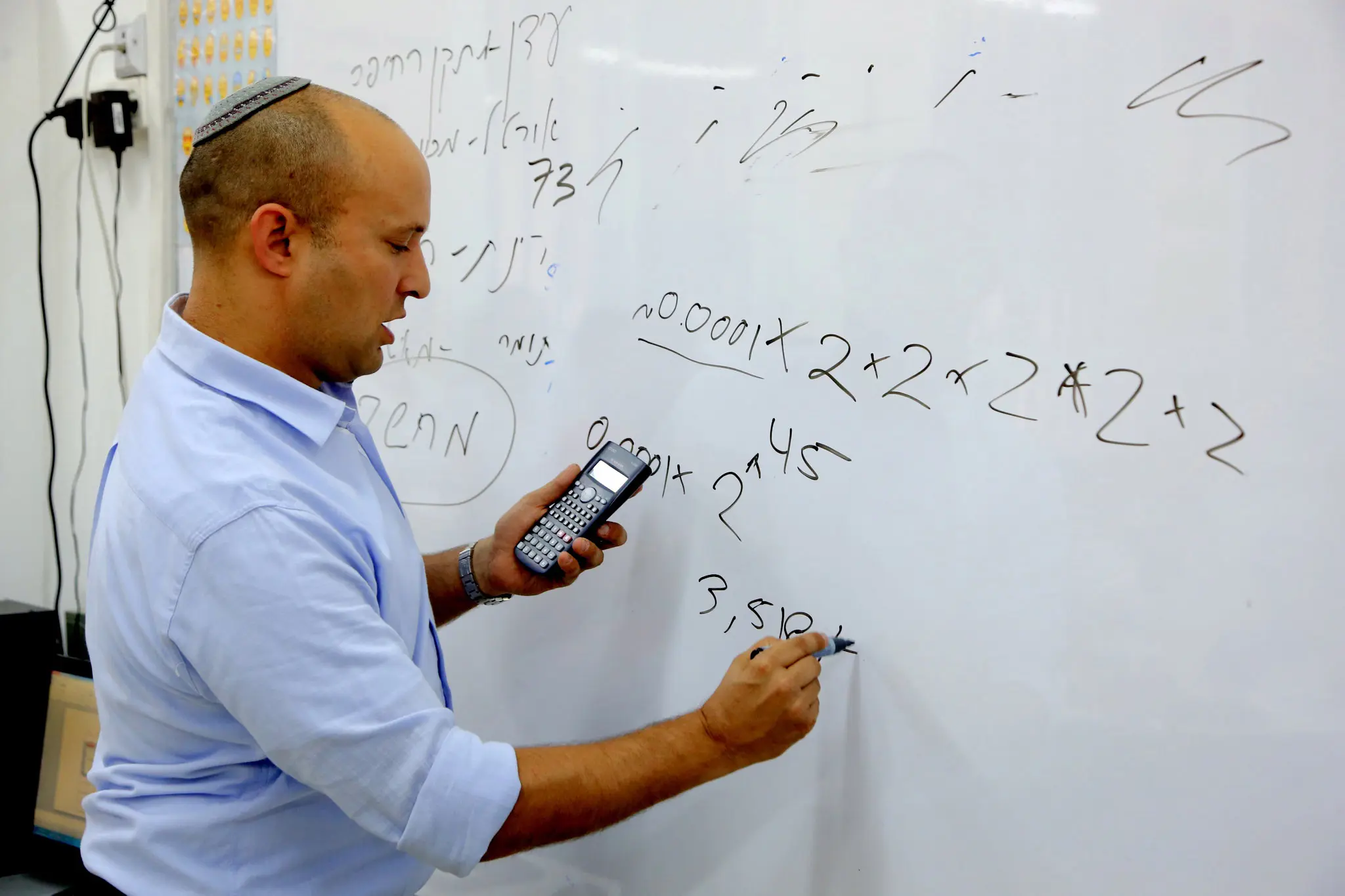 שר החינוך בנט