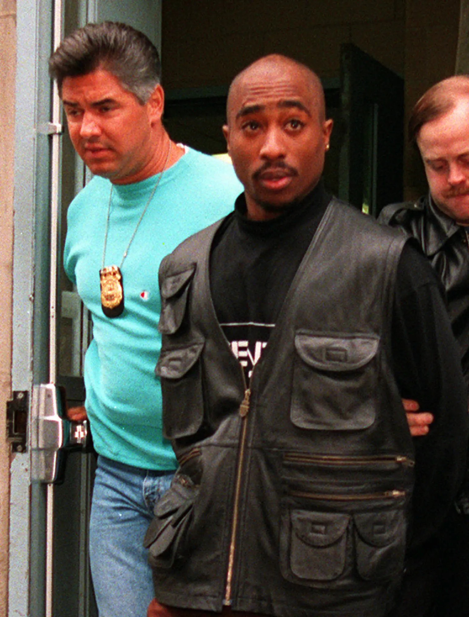 טופאק נעצר בחשד לתקיפה מינית, נובמבר 1993