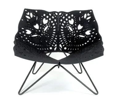כיסא מגומי ובסיס מתכת של לואיס קמפבל, שהשתתף בתחרות עיצוב כיסא לנסיך דנמרק