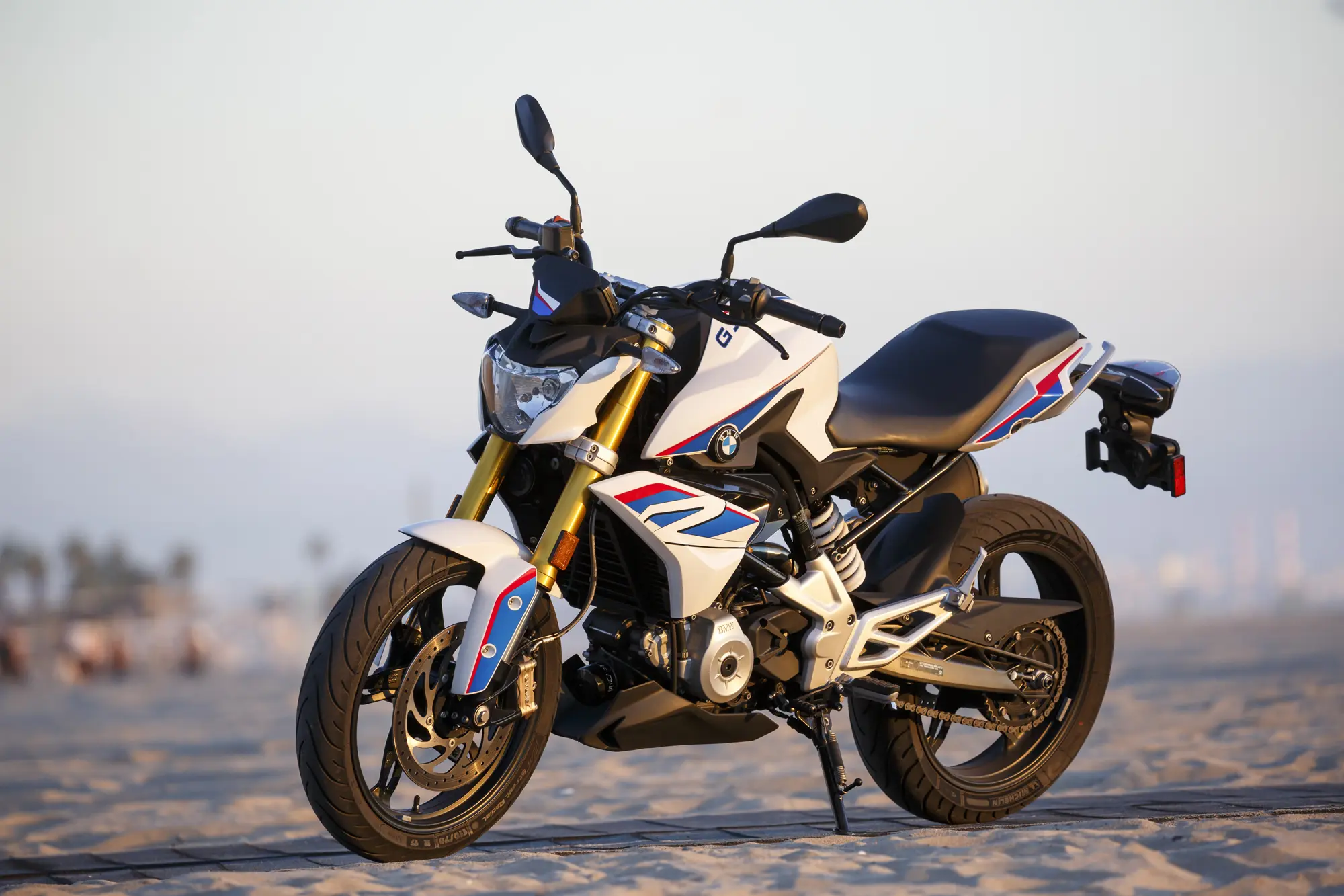 BMW G310R במבחן דרכים