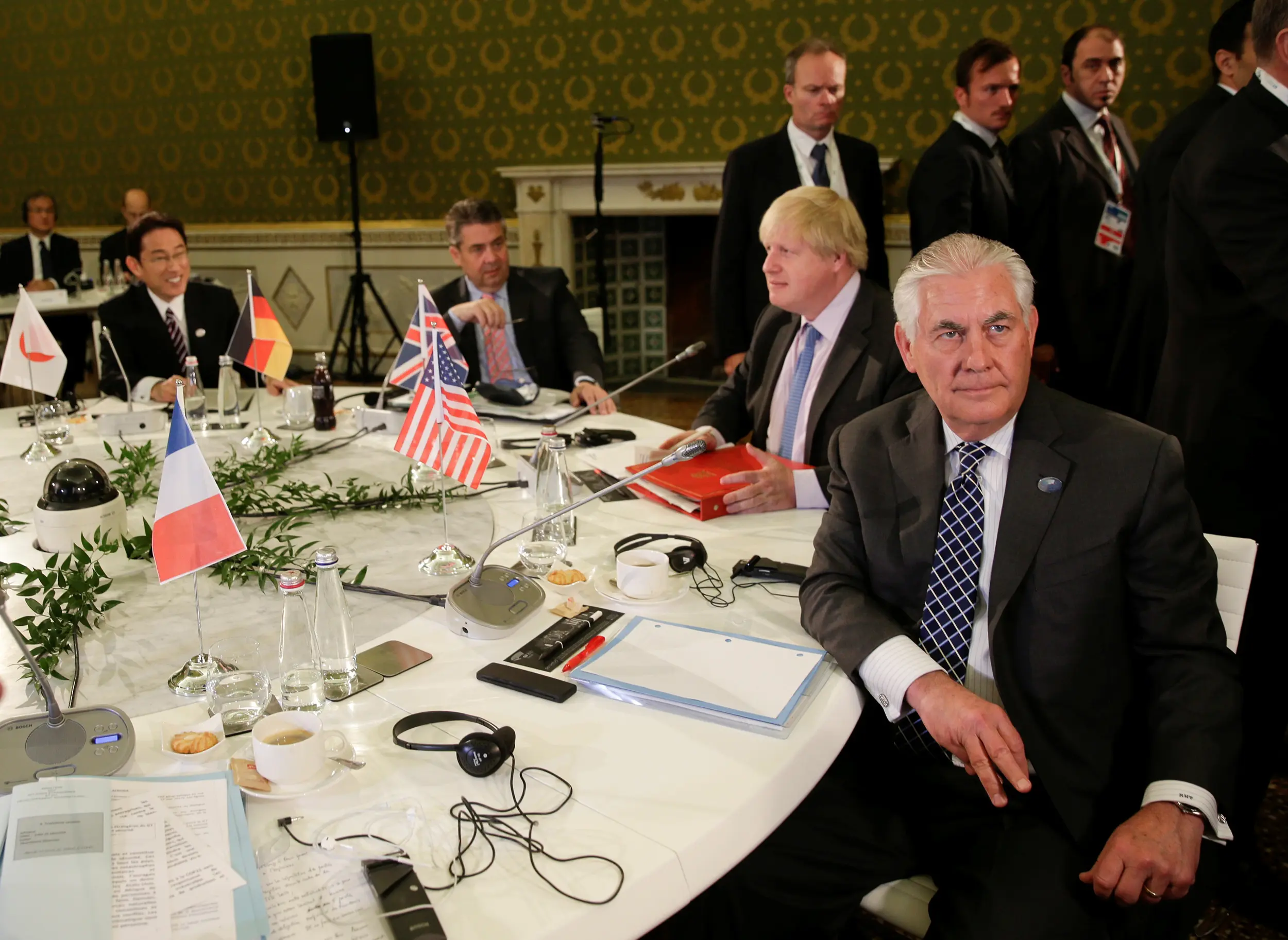 טילרסון עם שרי החוץ של צרפת ויפן ב-G7