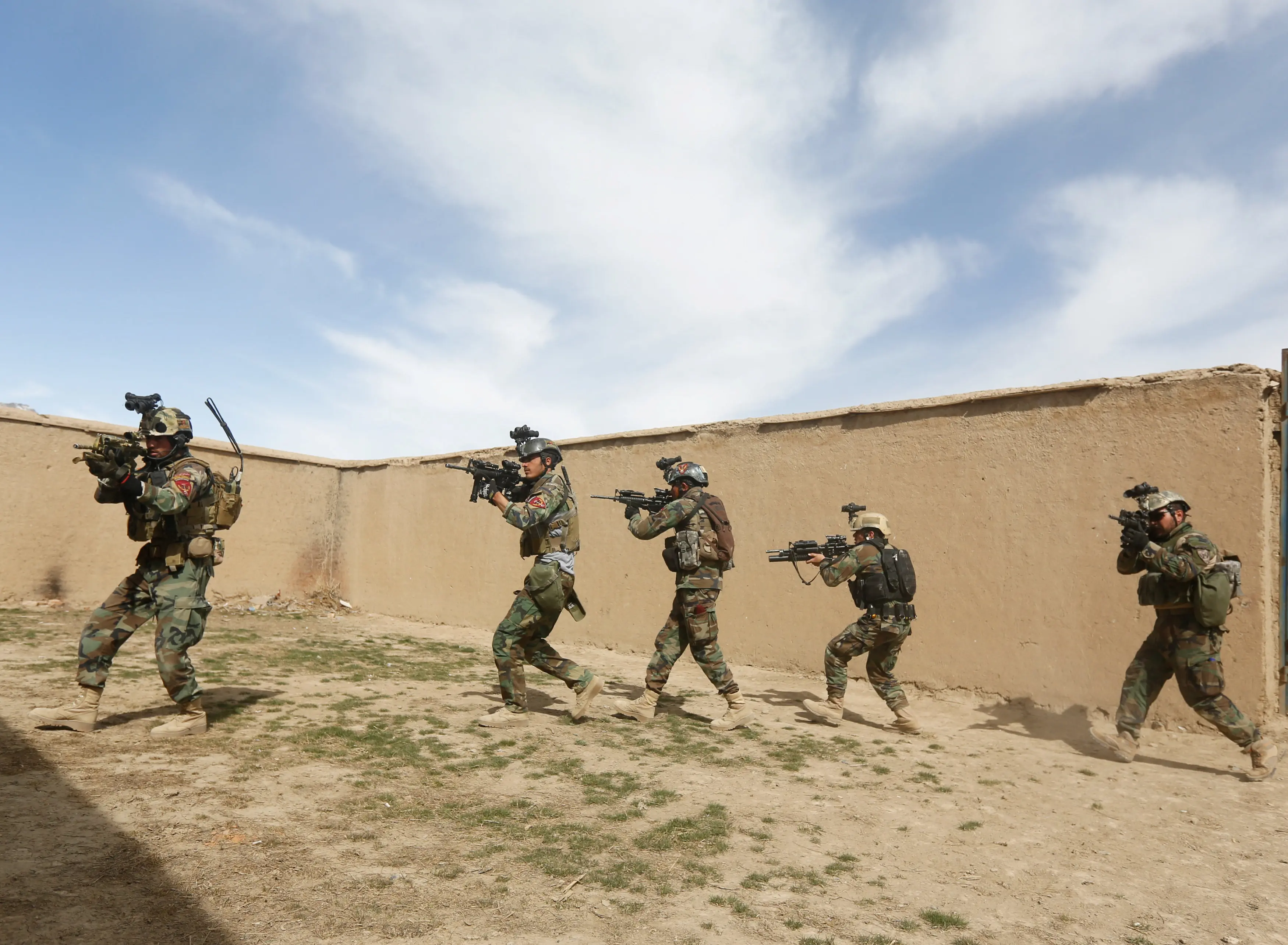 כוחות קומנדו של צבא אפגניסטן שמשתפים פעולה עם צבא ארה"ב