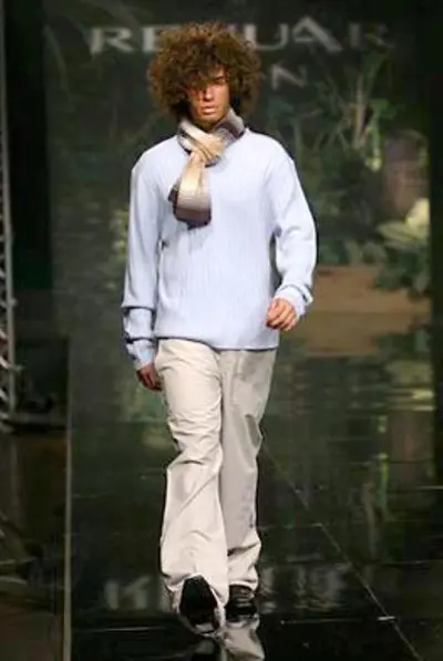 גונדר עושה רנואר. מחפש בחורה טובה אבל טוען שהמצב בשוק קשה